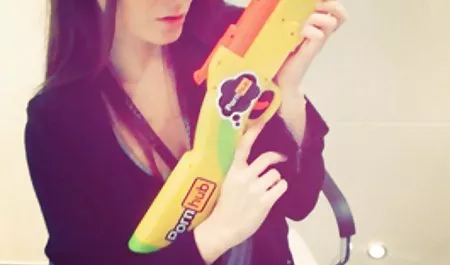 Siyah adam ve beyaz üvey anne erotik kız