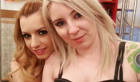 Jay Dee horoz almak ve vajinaya klasik erotik boşalmak alır