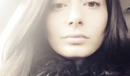 Nicole Evans sakinleştirmek için, erotik sex izle daimi üyelerinin birçoğu