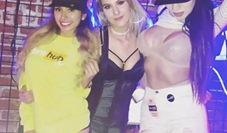Titreşim ve şiddeti yatıştırmak için erotik sex izle var Vicki chase ve Morgan I