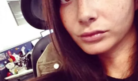 Banyoda erotik yetişkin film esmer handjob