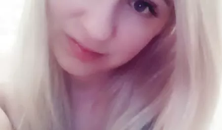 Kocasının mature erotik film önünde seks